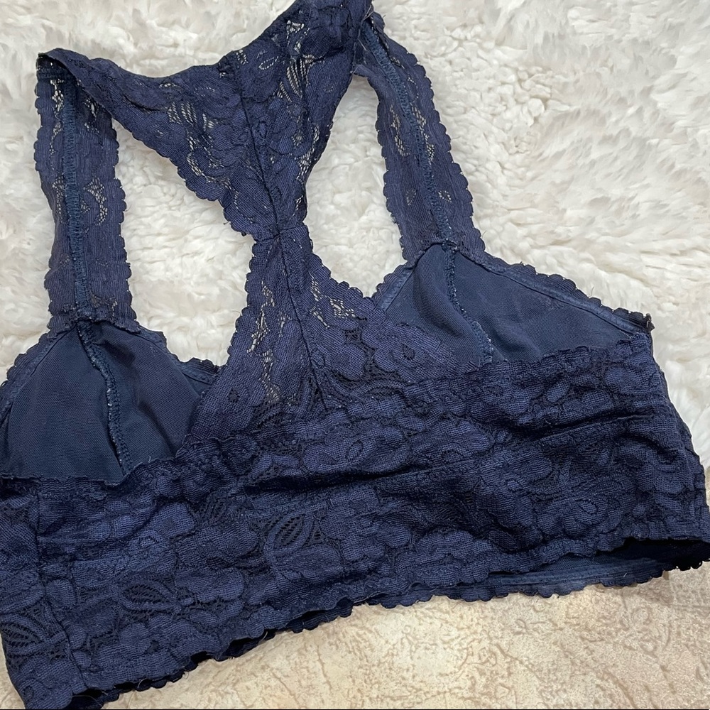 Free People Intimately Lace Racerback Bralette Size S navy blue lightly lined - Picture 3 of 4